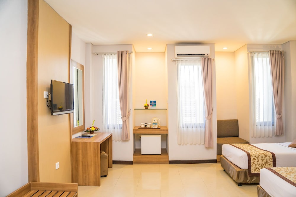 Puri Ayu Hotel 15/40