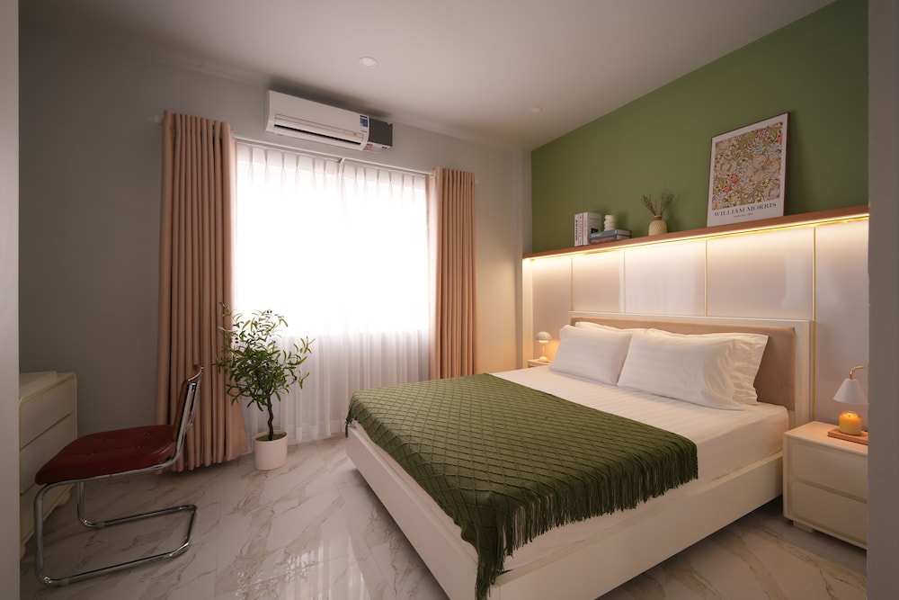 1 Bedroom, Business, Tower, Queen Bed, City View