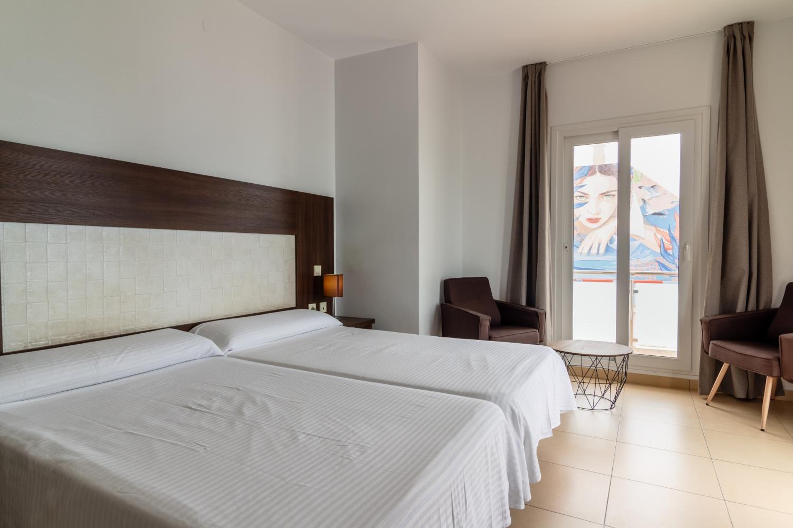 Hotel Dona Luisa 12/50