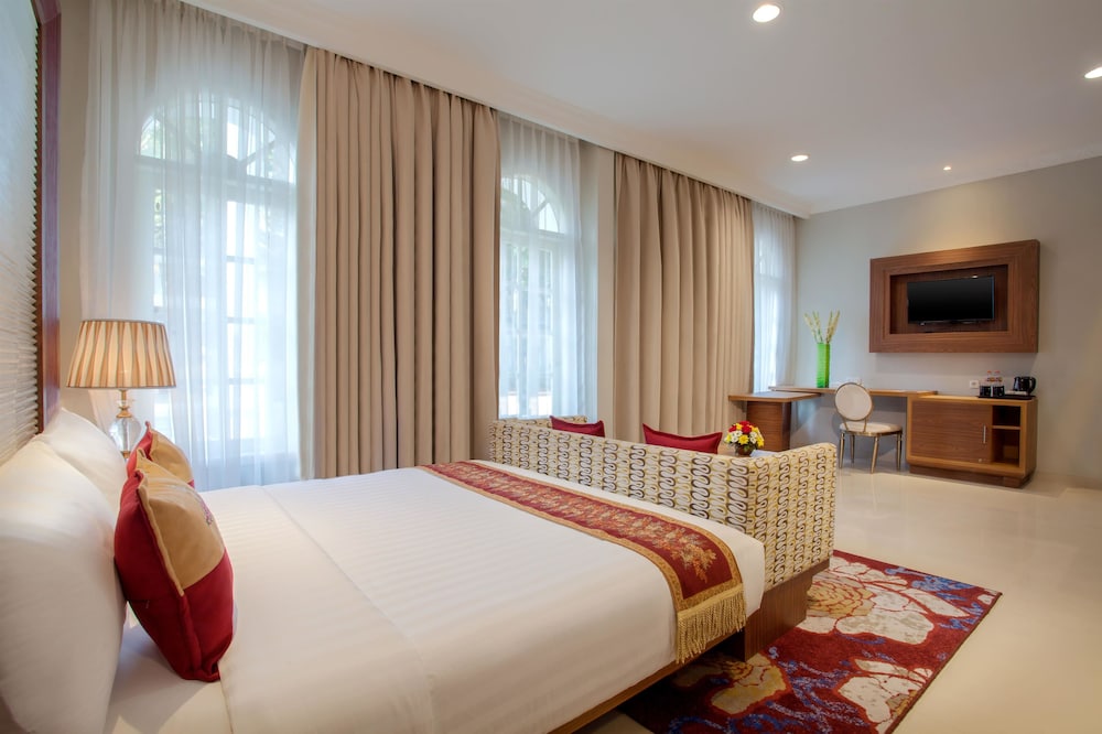 Ramada Suites By Wyndham Solo 10/45