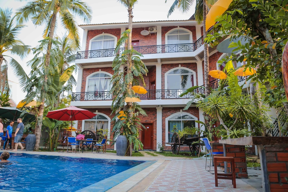 The Coconut House 49/50