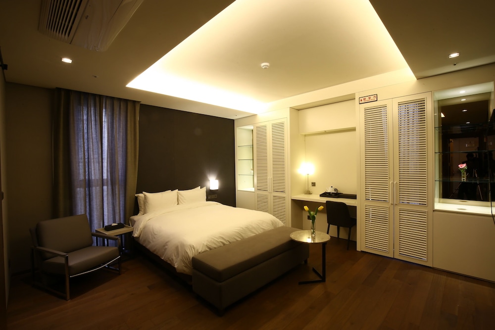 Hotel East9 29/69