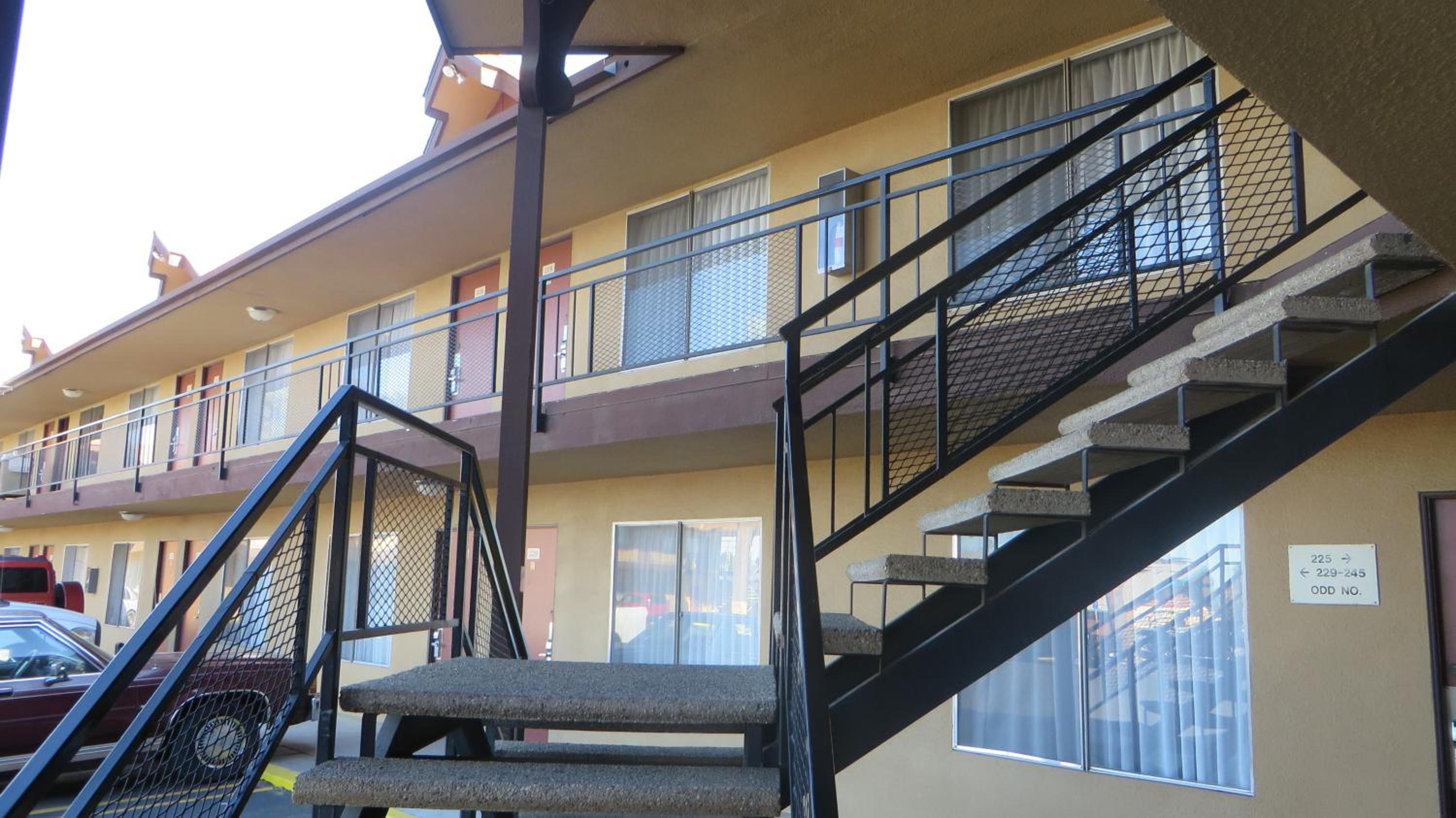 BEST WESTERN EL RANCHO MOTEL-BEAUMONT 7/52