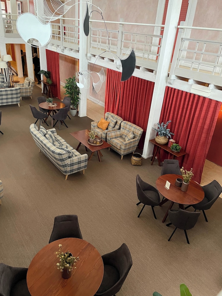 Hotell Gyllene Hornet 30/50