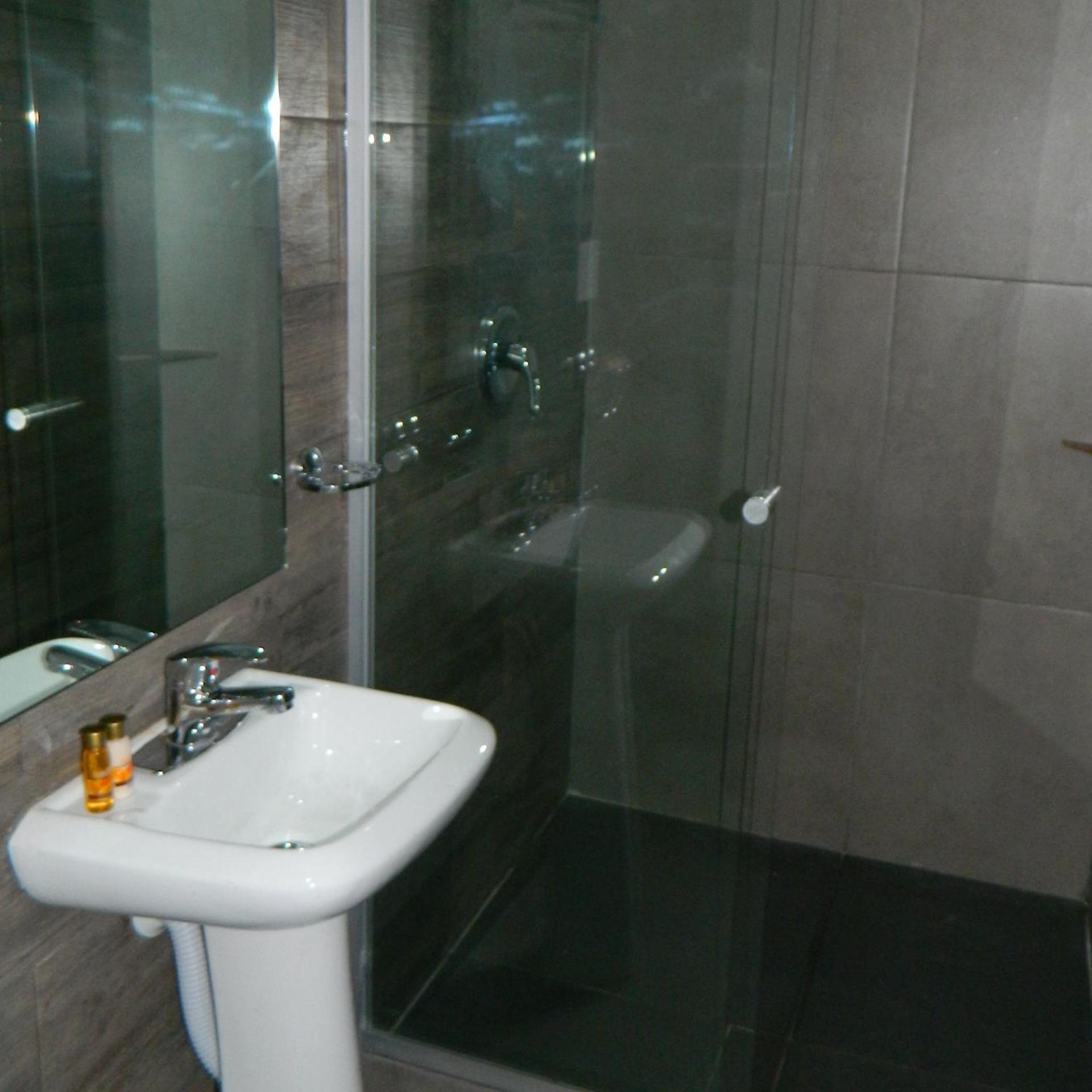 غرفة قياسية بسرير كينج، Hotel Flamingo Merida 6/7