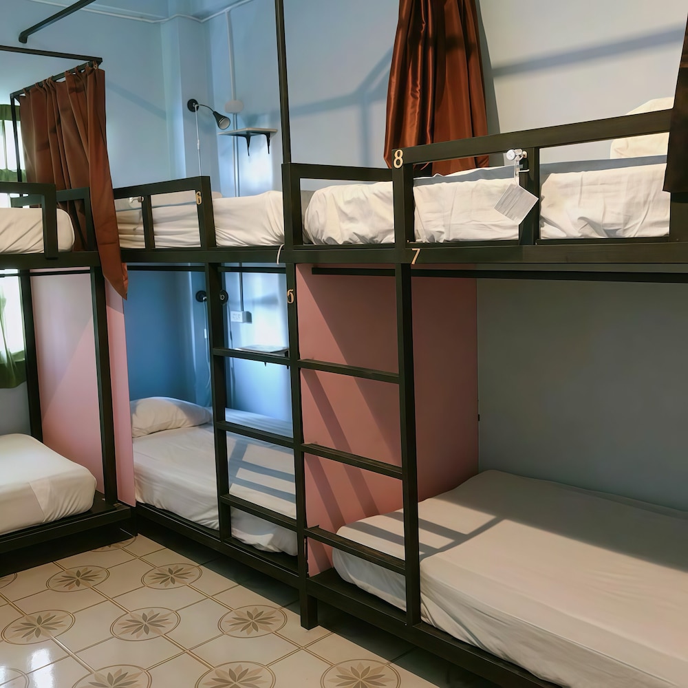 The 25 Hostel 20/23