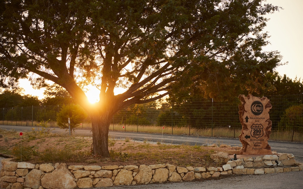 Carter Creek Winery Resort & Spa 32/39