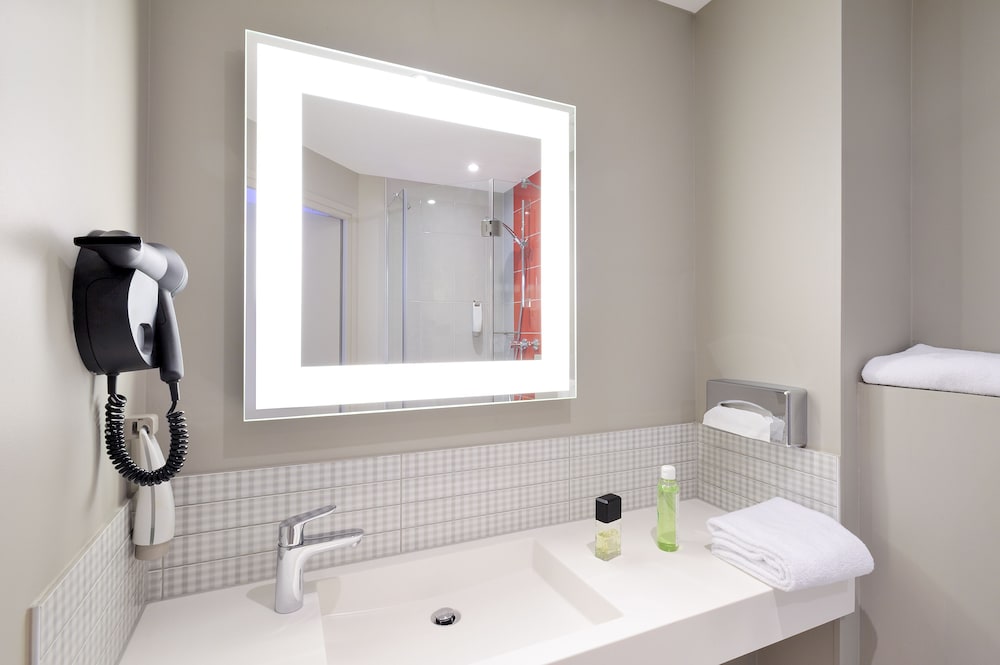 Ibis Styles Paris 15 Lecourbe 30/64