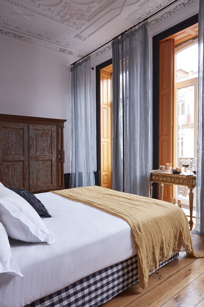 SUPERIOR, QUEEN BED, ACCESSIBLE