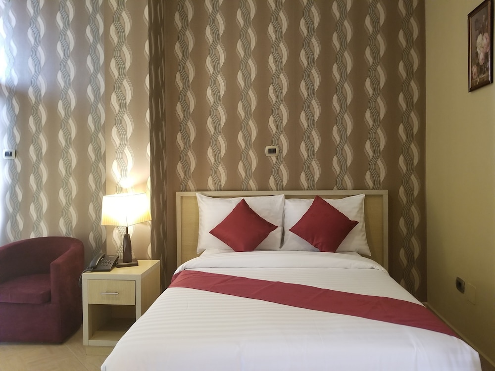 Medal Hotel 12/50