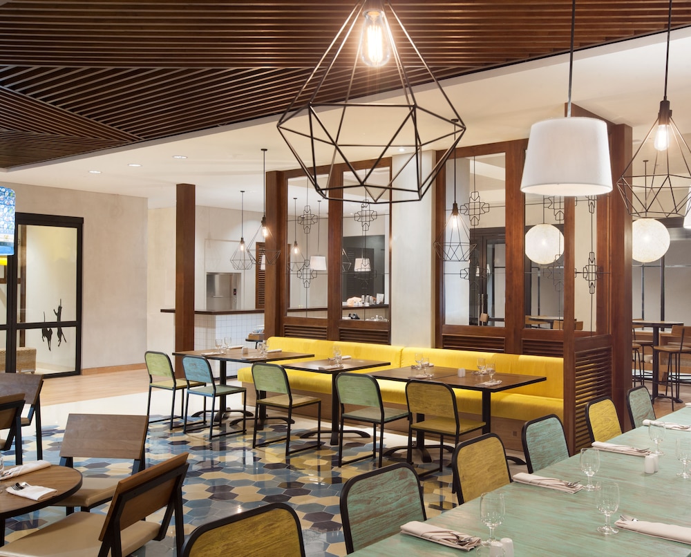 La Lucia Boutique Hotel by Prasanthi 32/48
