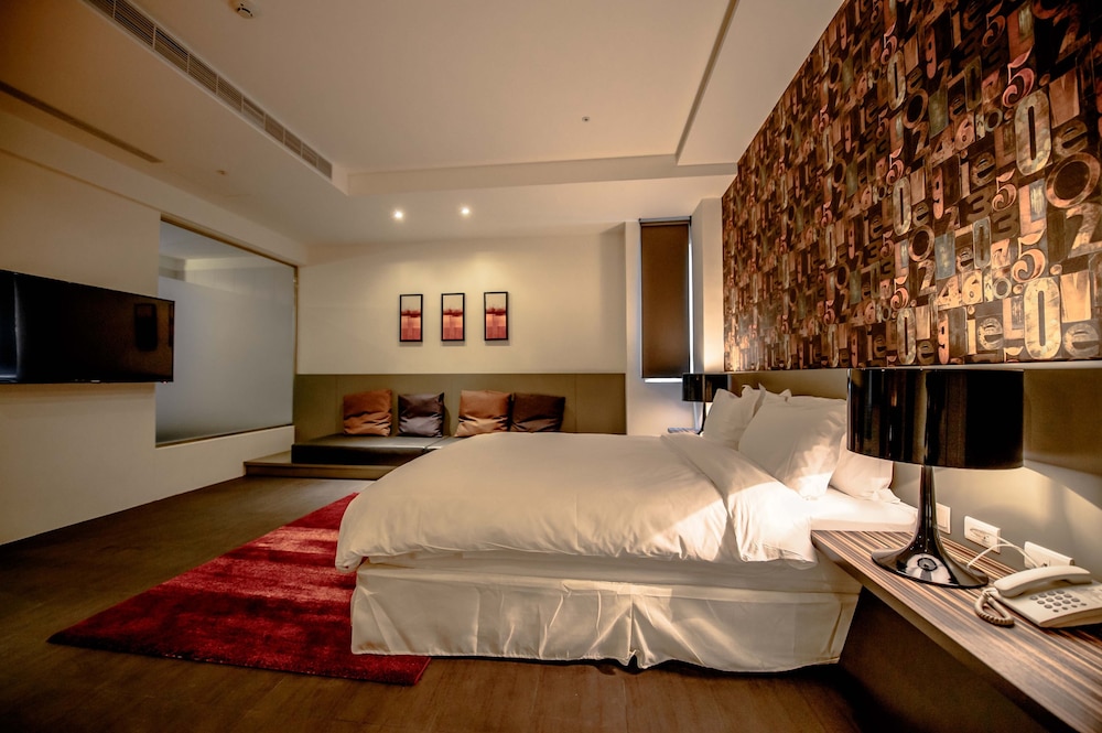 No.9 Hotel 26/76
