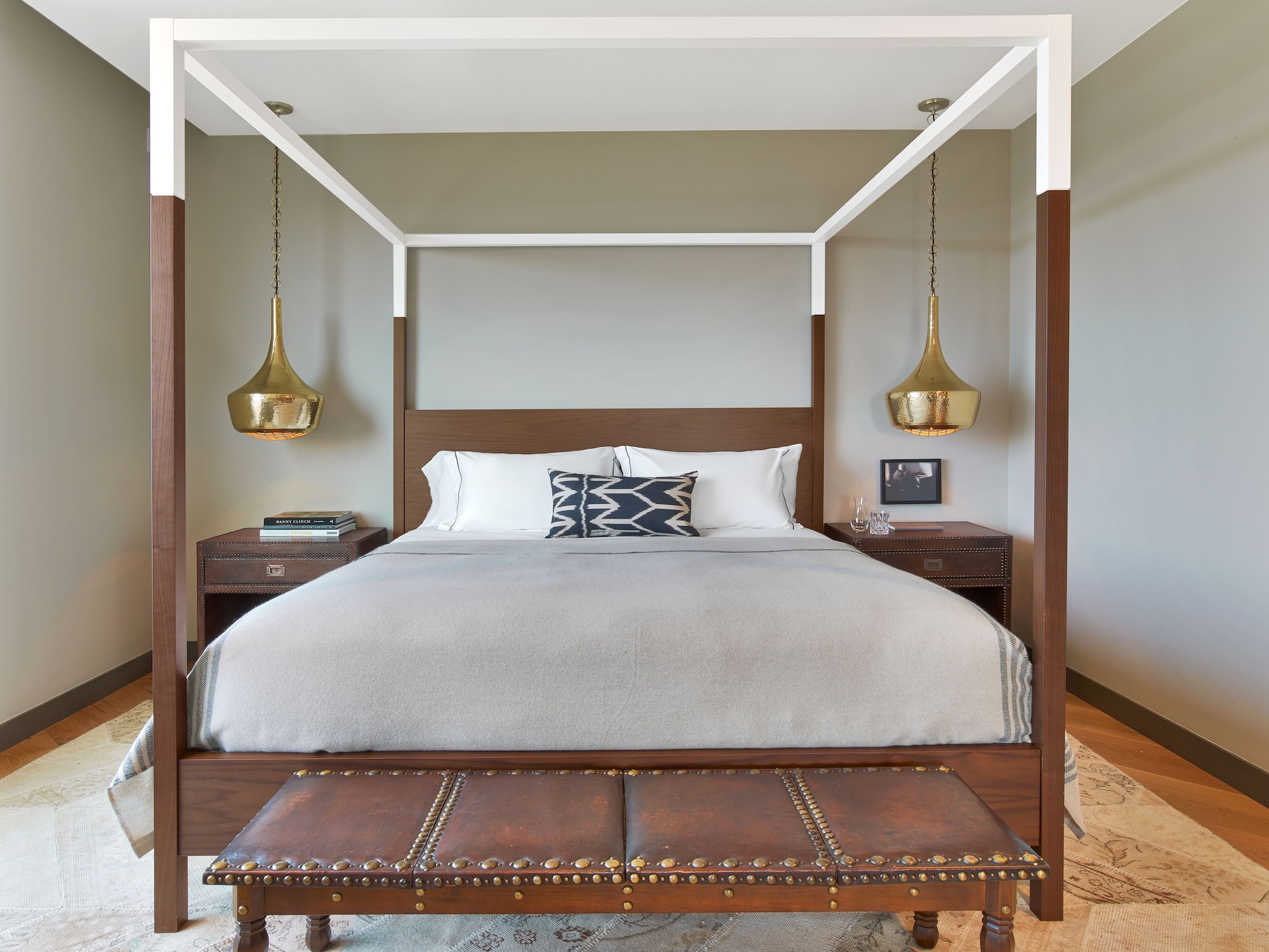 PRESIDENTIAL, SUITE