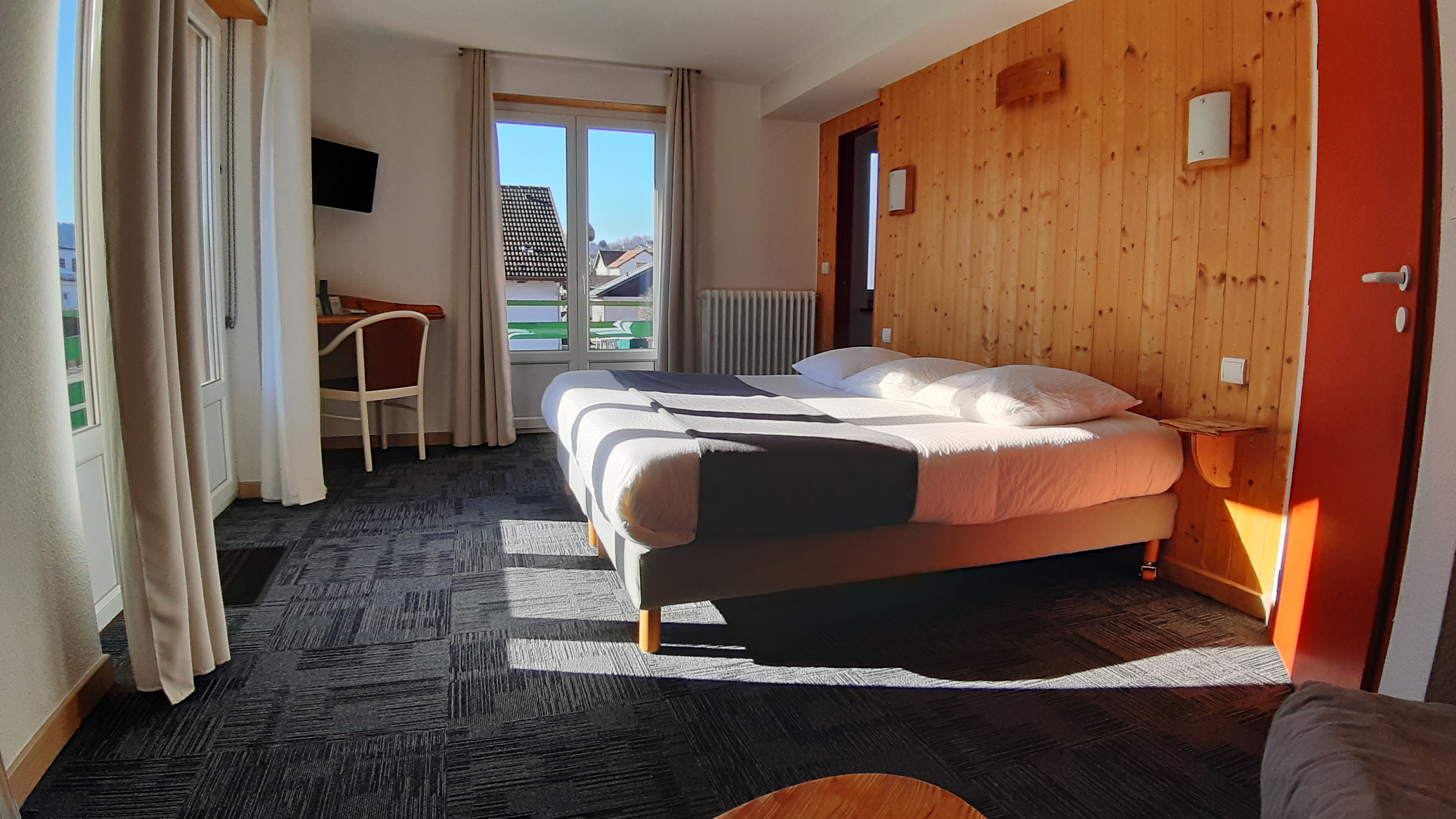 HÔTEL DE LA ROUTE VERTE 22/47