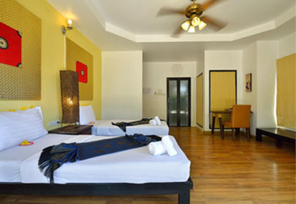Siam Beach Resort 19/71