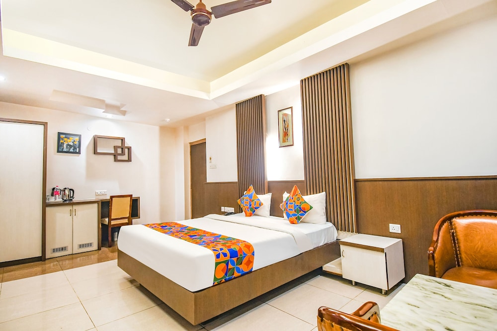 Fabhotel Emerald 16/36