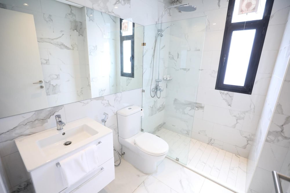 Magic Suite Hotel Salmiya 47/51