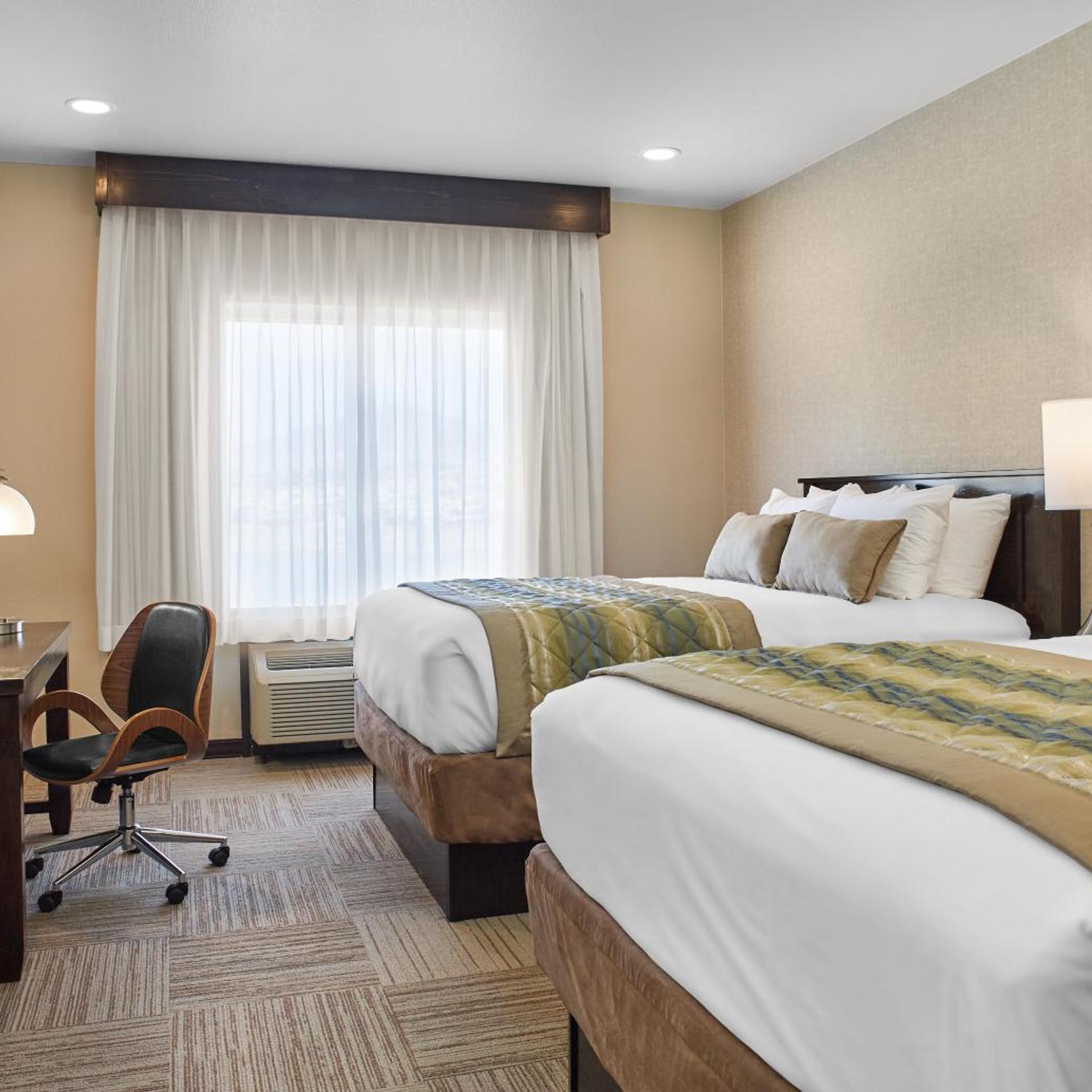 Room, 2 Queen Beds, Stair Side