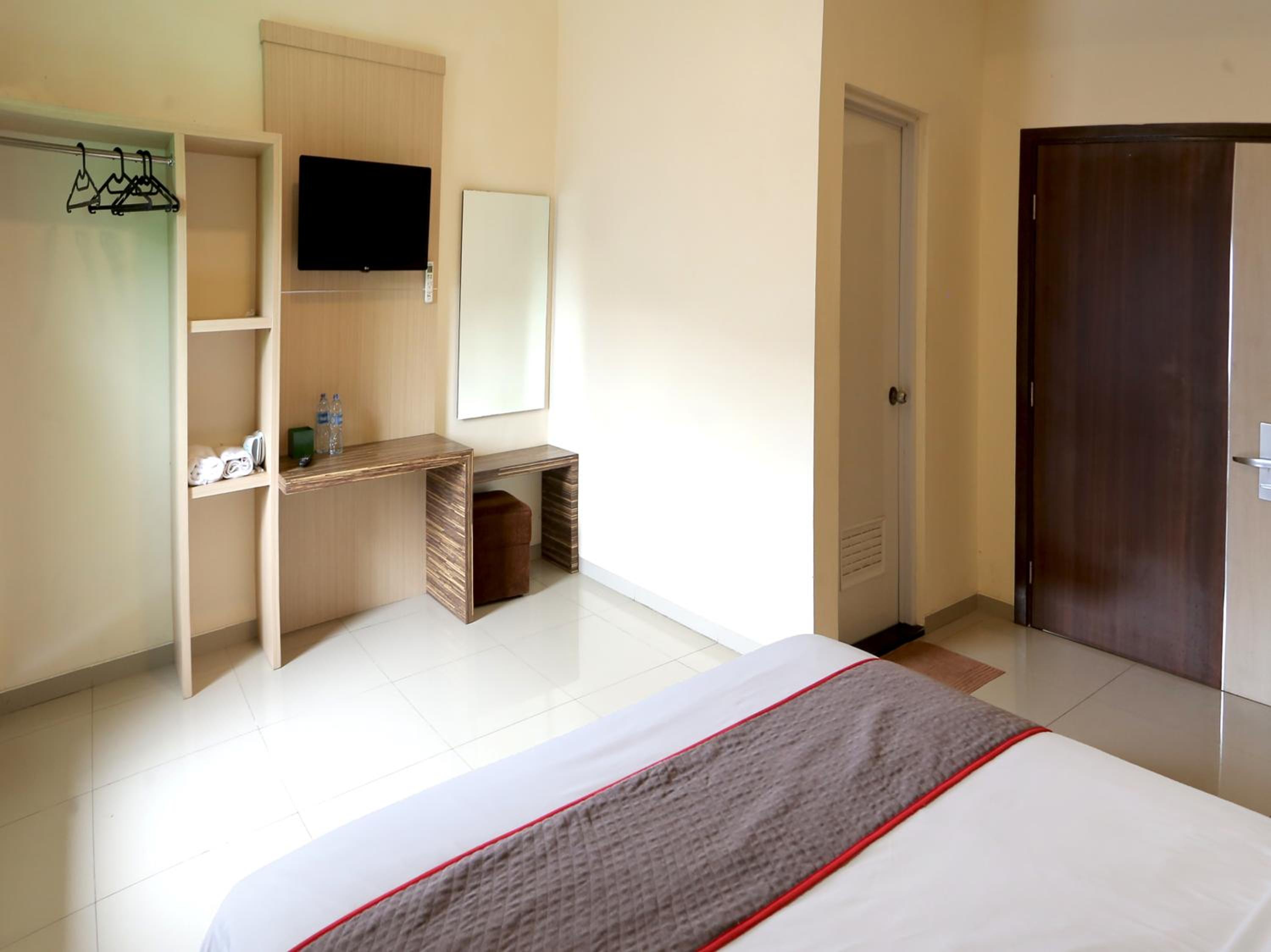 DELUXE, DOUBLE BED