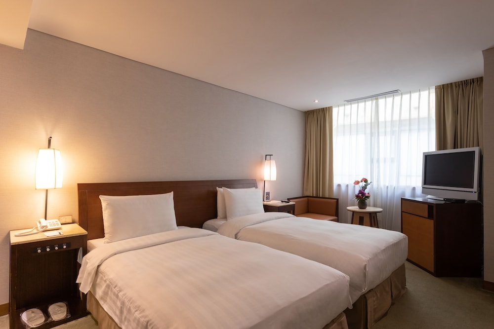 Sweetme Hotspring Resort 32/65