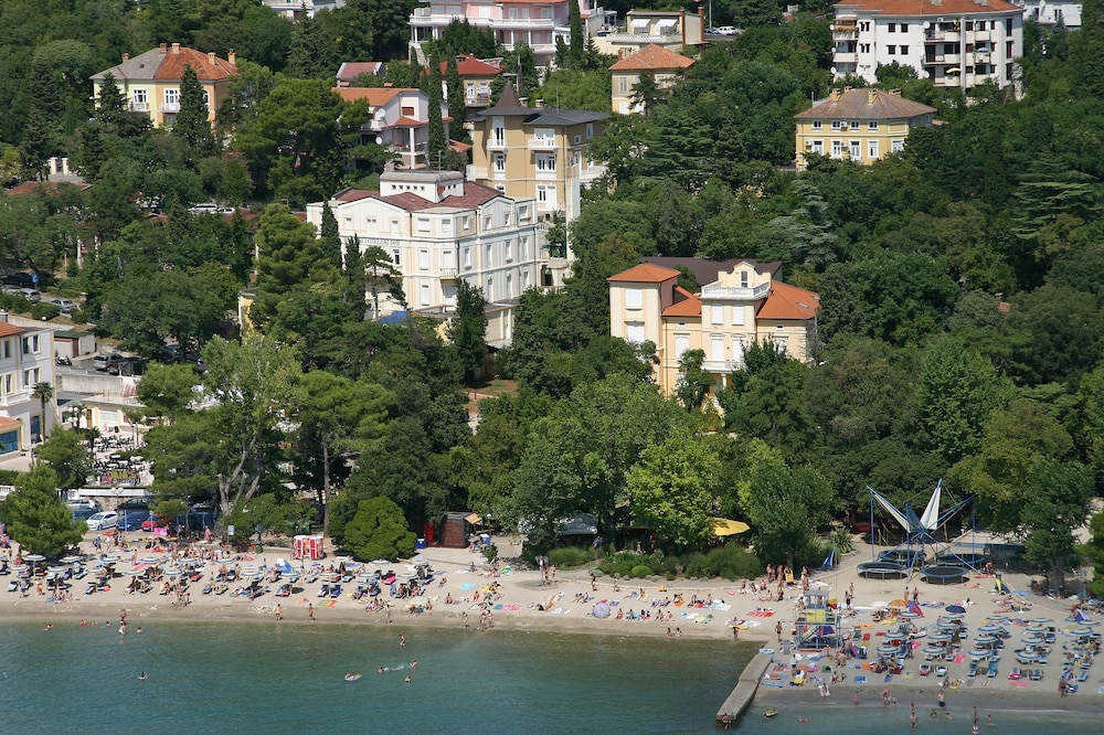 Hotel Vila Ruzica 48/64