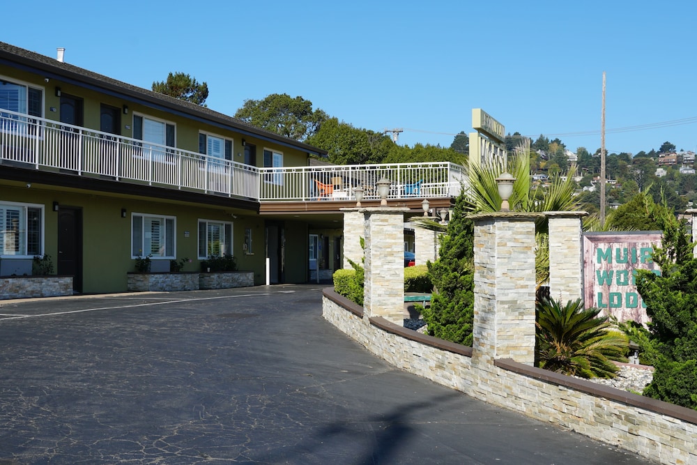 Muir Woods Lodge (ex Americas Best Value Inn and Suites - Mill Valley/San Francisco) 1/43