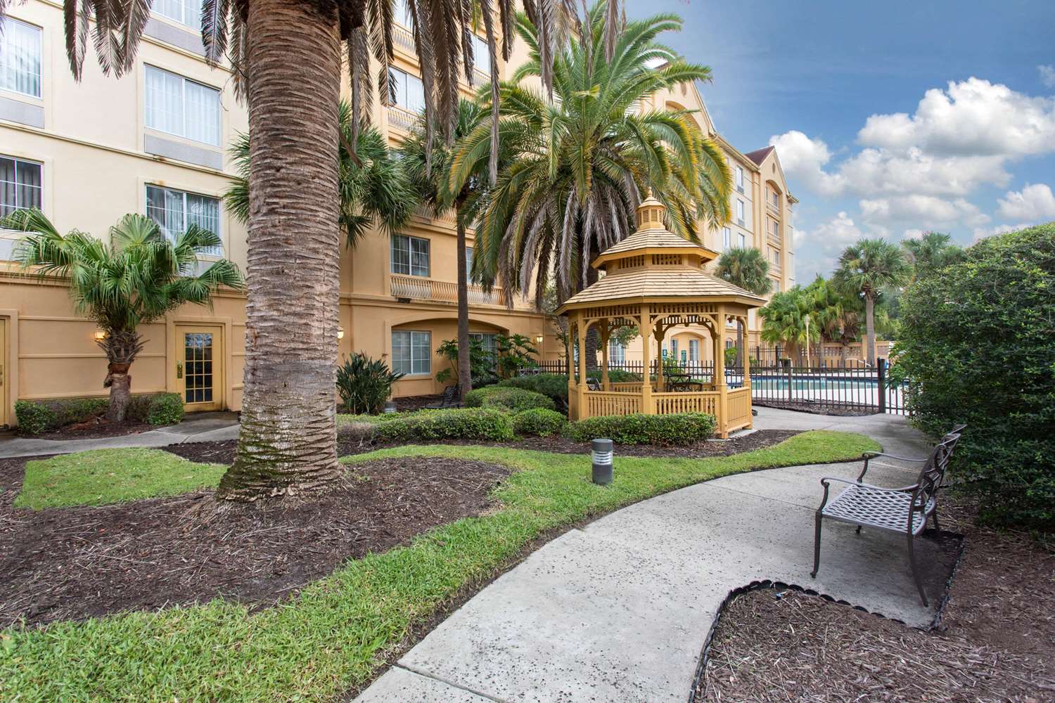 La Quinta Inn & Suites by Wyndham Jacksonville Butler Blvd 48/55