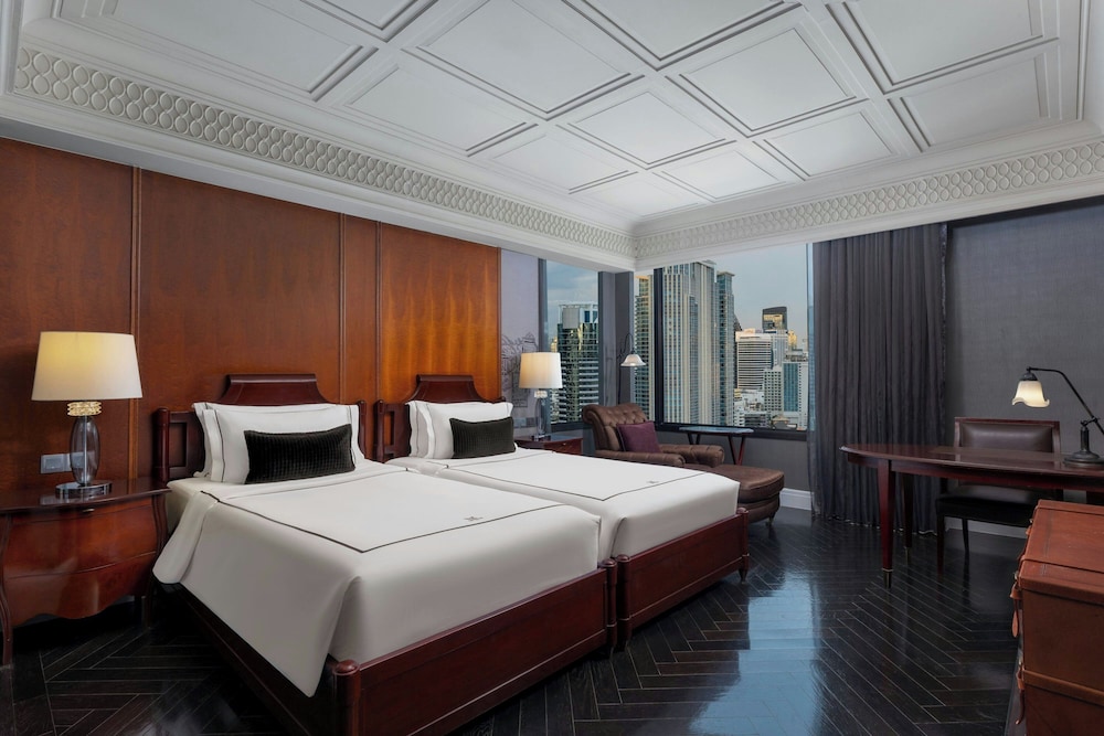 DELUXE, TWIN BEDS, CITY VIEW