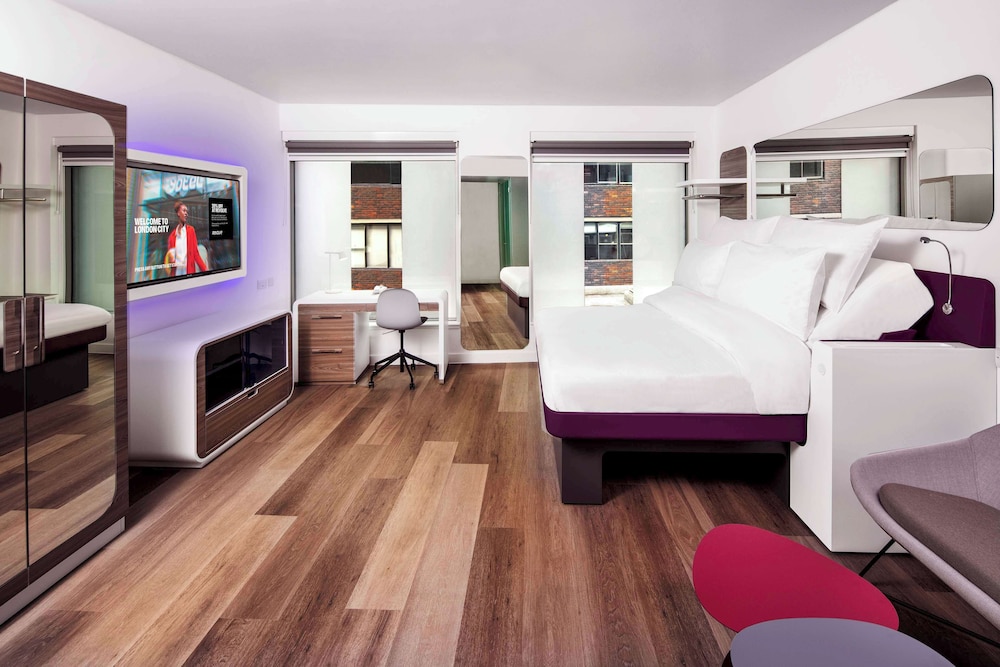 YOTEL London City, Select by Hilton 14/70