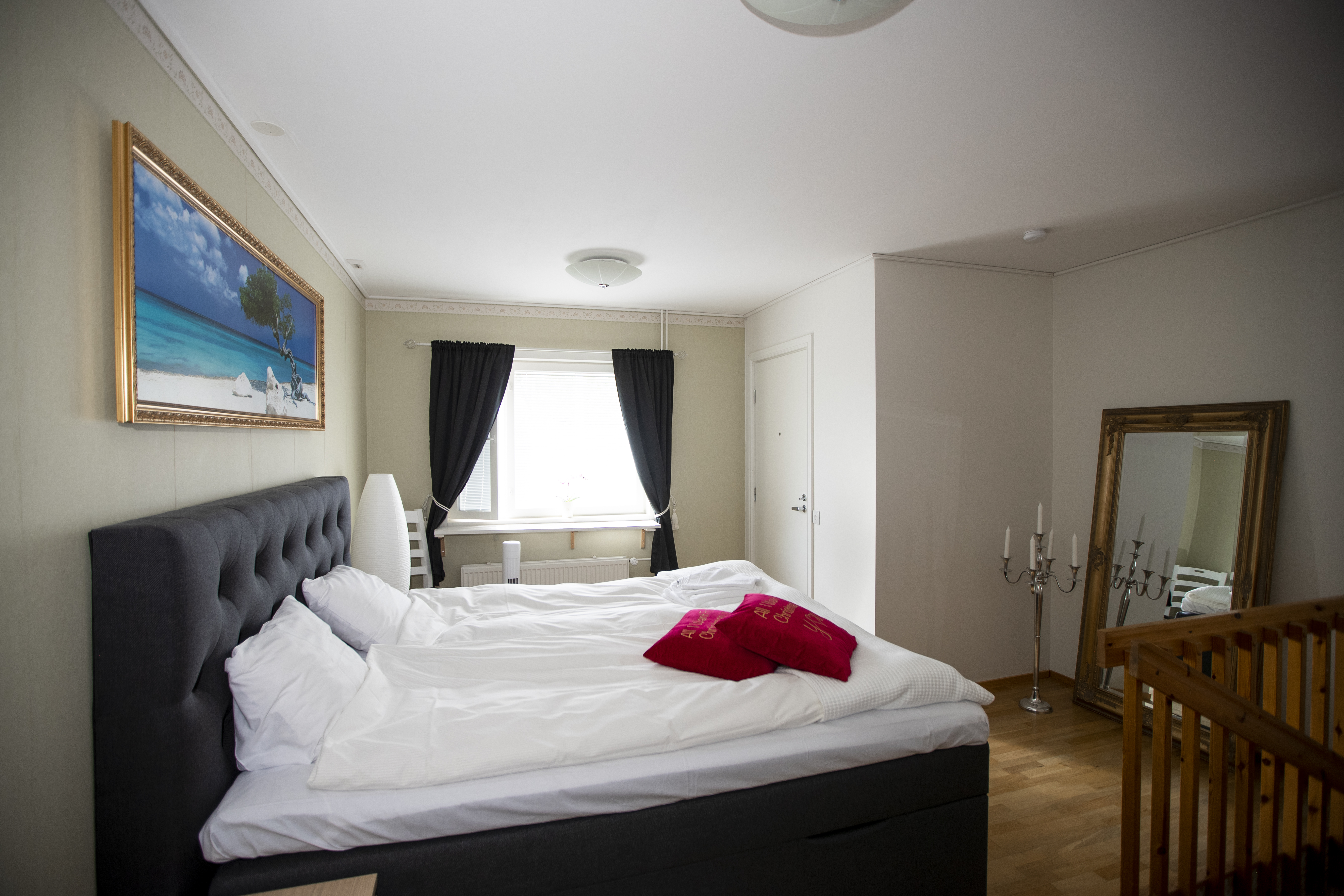 2 Bedrooms, Flat