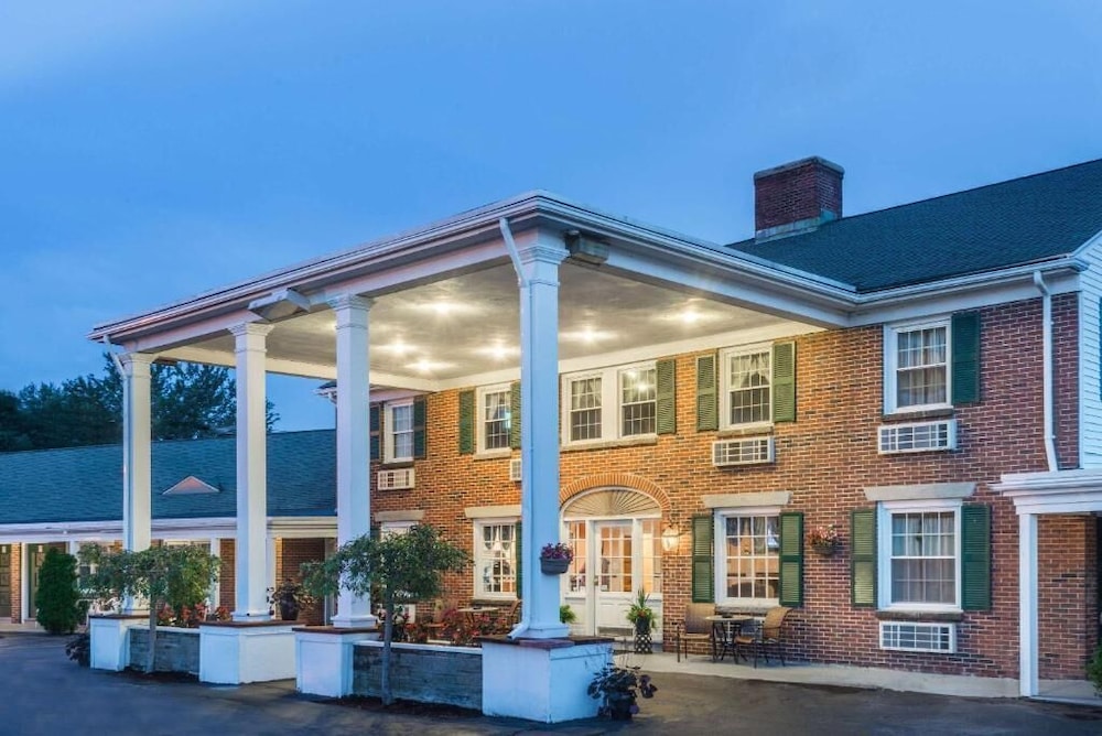 Colonial Inn Seekonk 1/58
