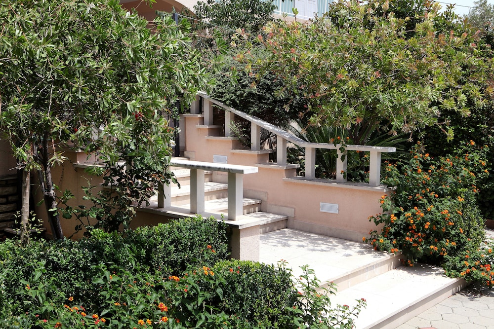 VILLA SUN 42/50