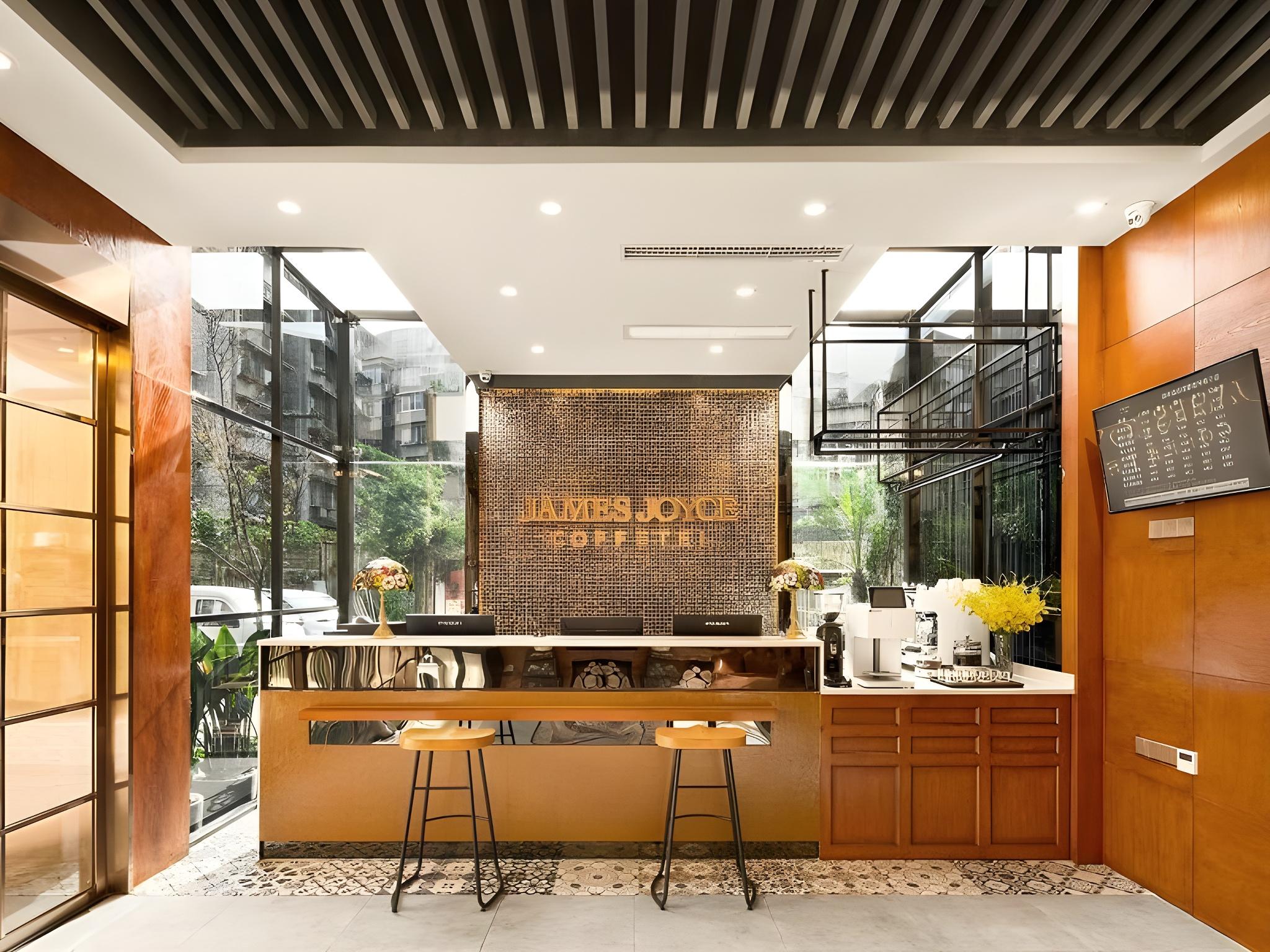 James Joyce Coffetel (Chengdu Kuanzhai Alley) 8/31