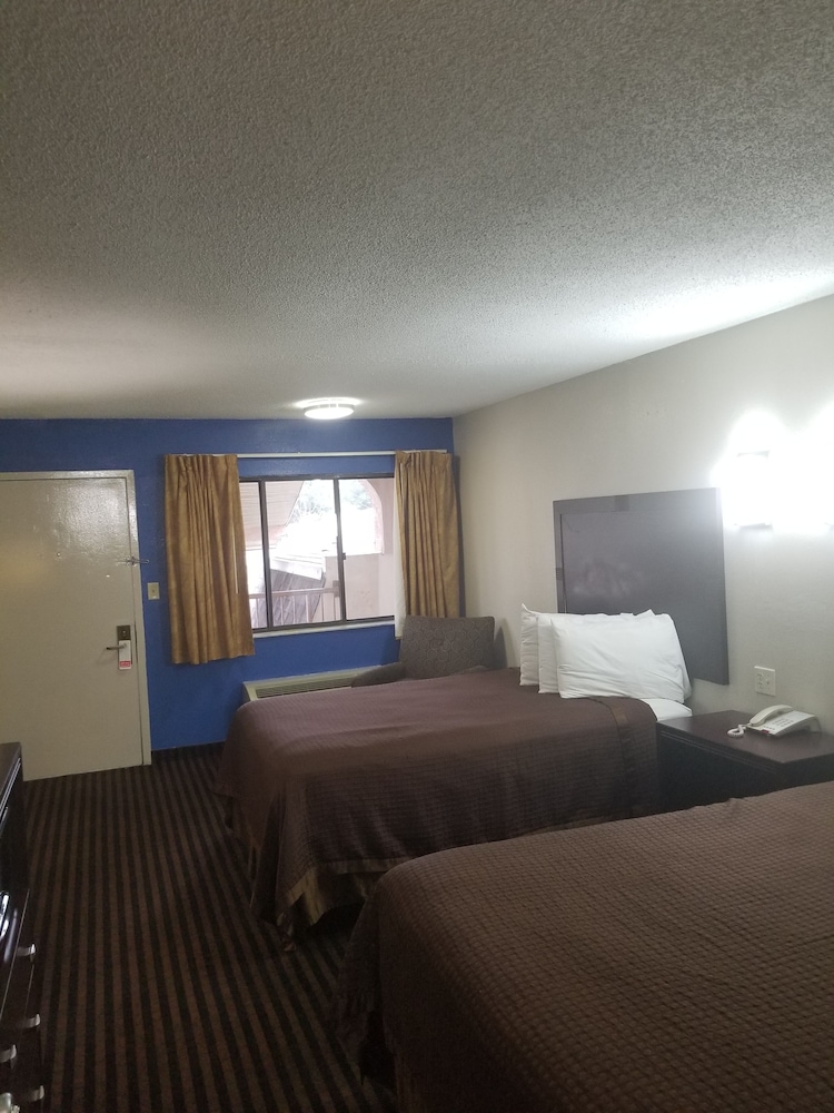 Executive Inn 16/40