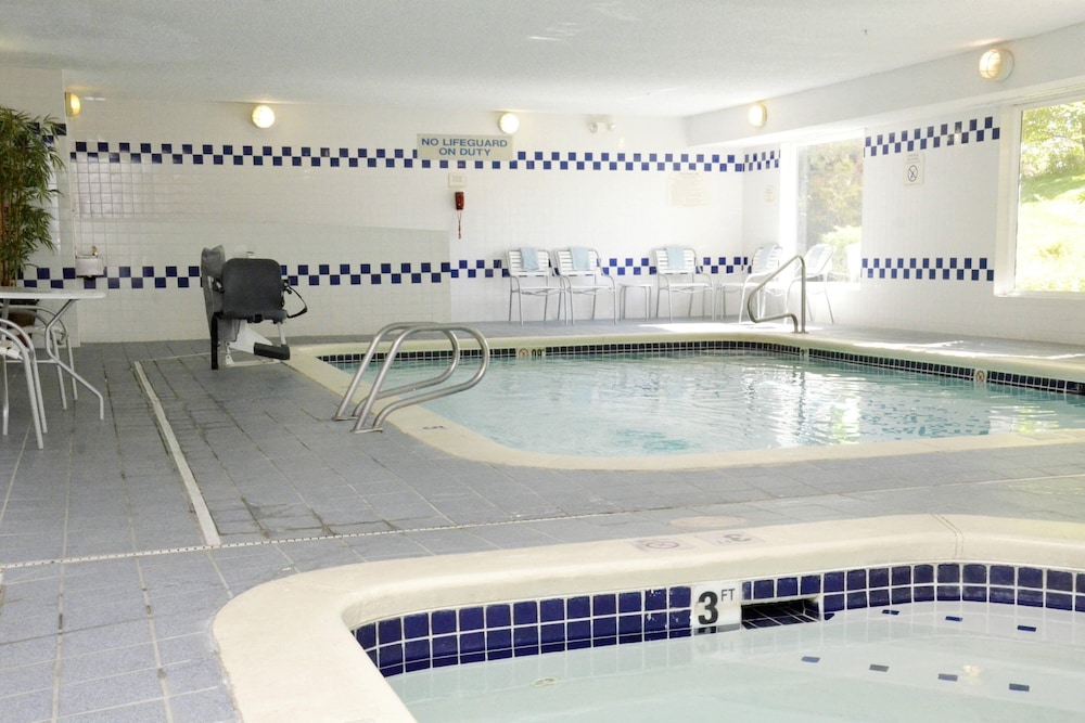 Fairfield Inn Kennewick 8/37