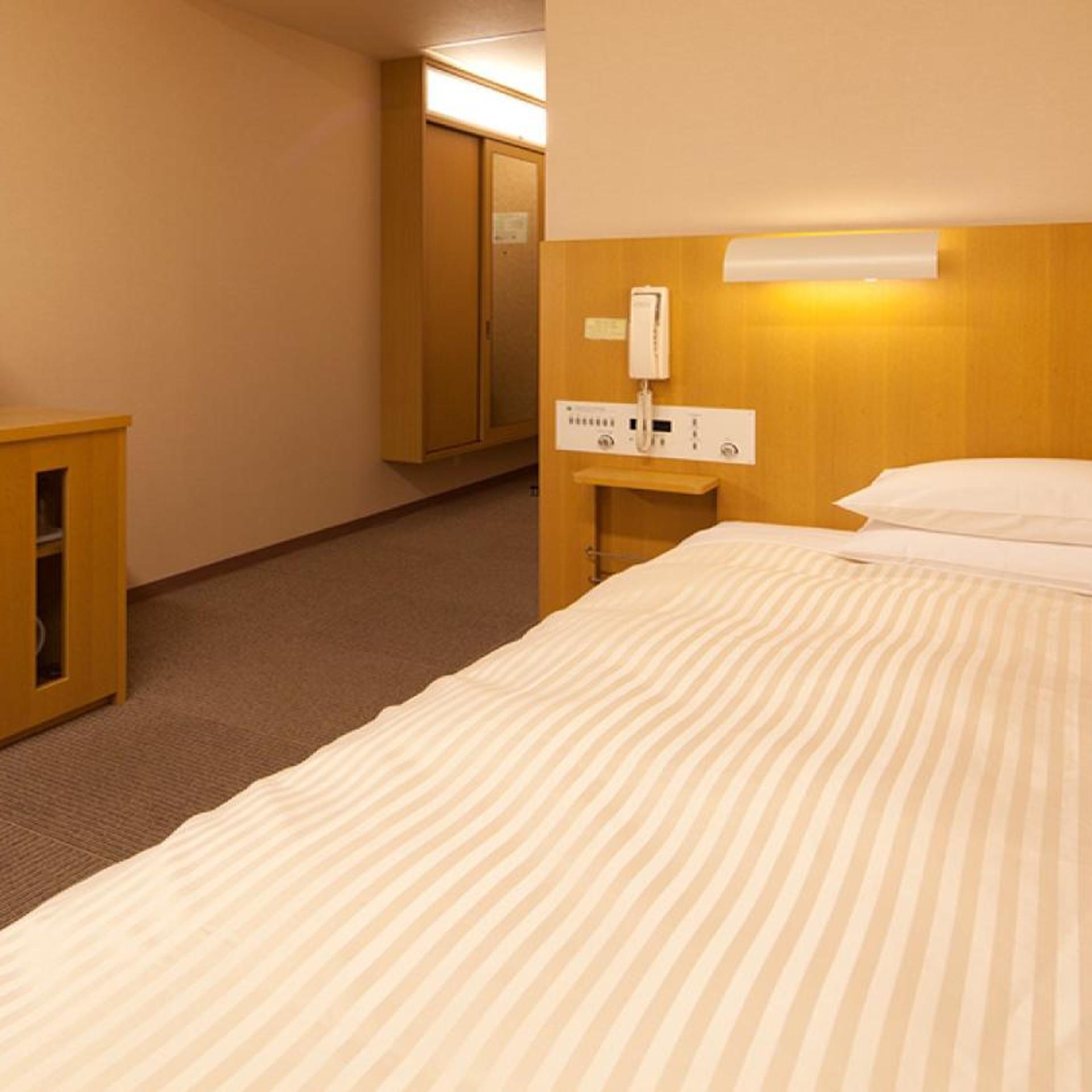 Comfort, Single, East Wing