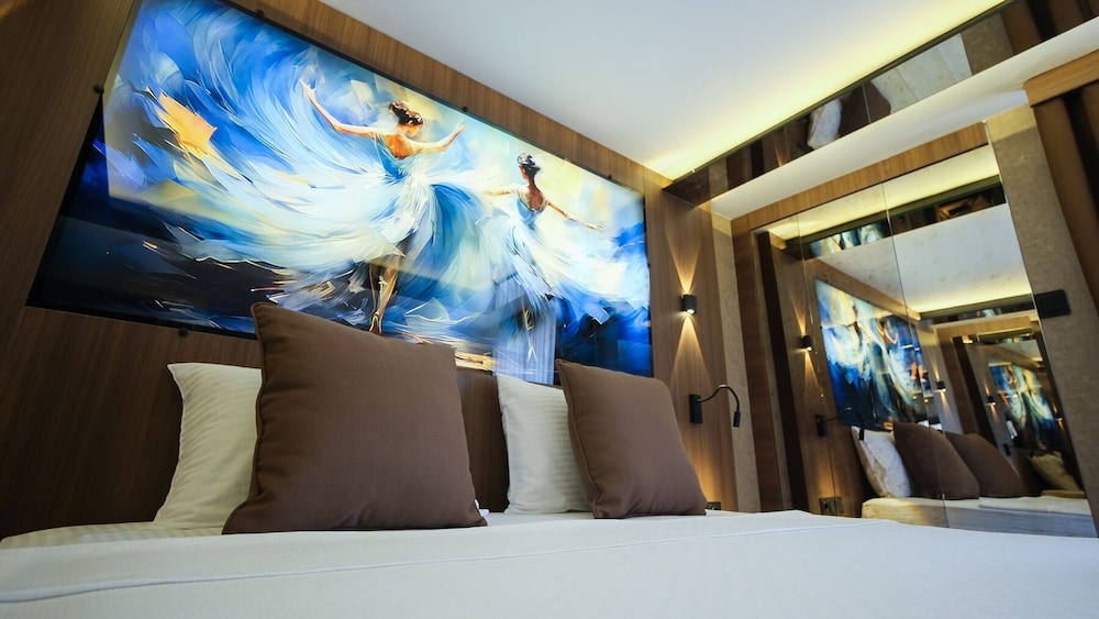 SUPERIOR STANDARD ROOM