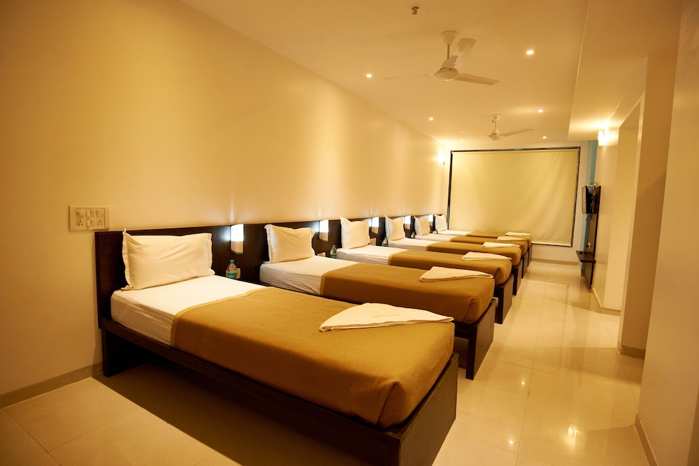 DELUXE, FAMILY, 4 BEDS, 2 KING BEDS, SINGLE BED