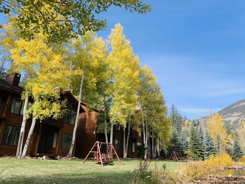 Aspen Winds on Fall River 10/68