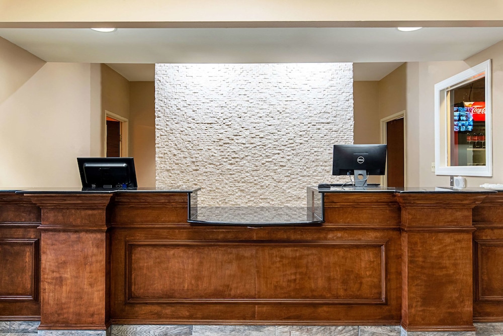 Comfort Inn & Suites Pine Bluff 3/29