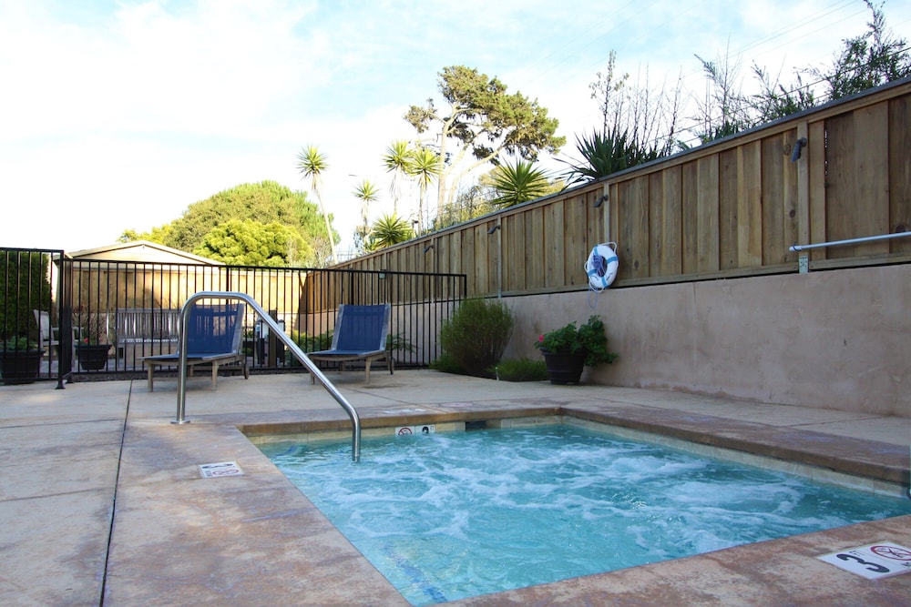Monterey Peninsula Inn 34/63