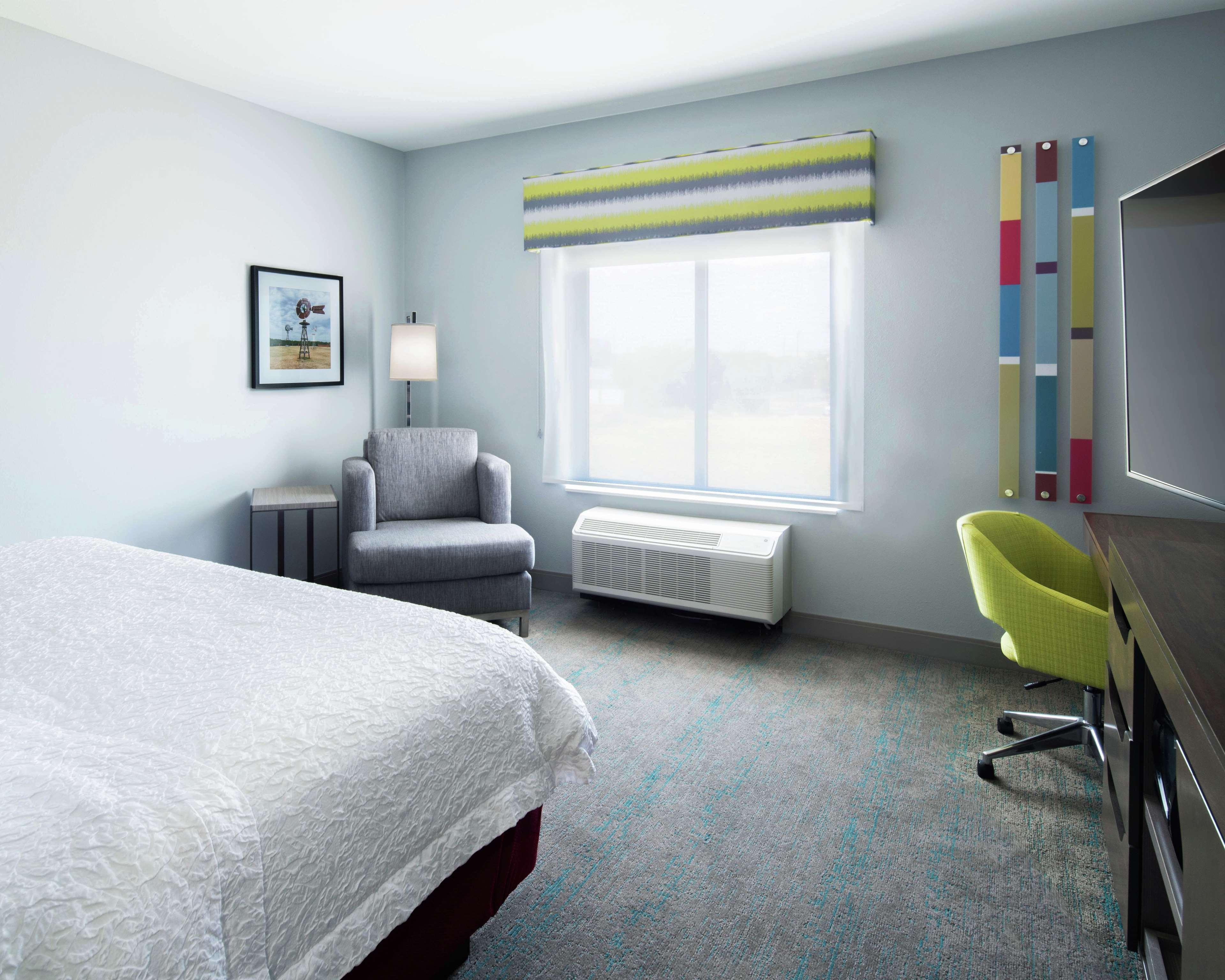 ROOM, KING BED, ACCESSIBLE