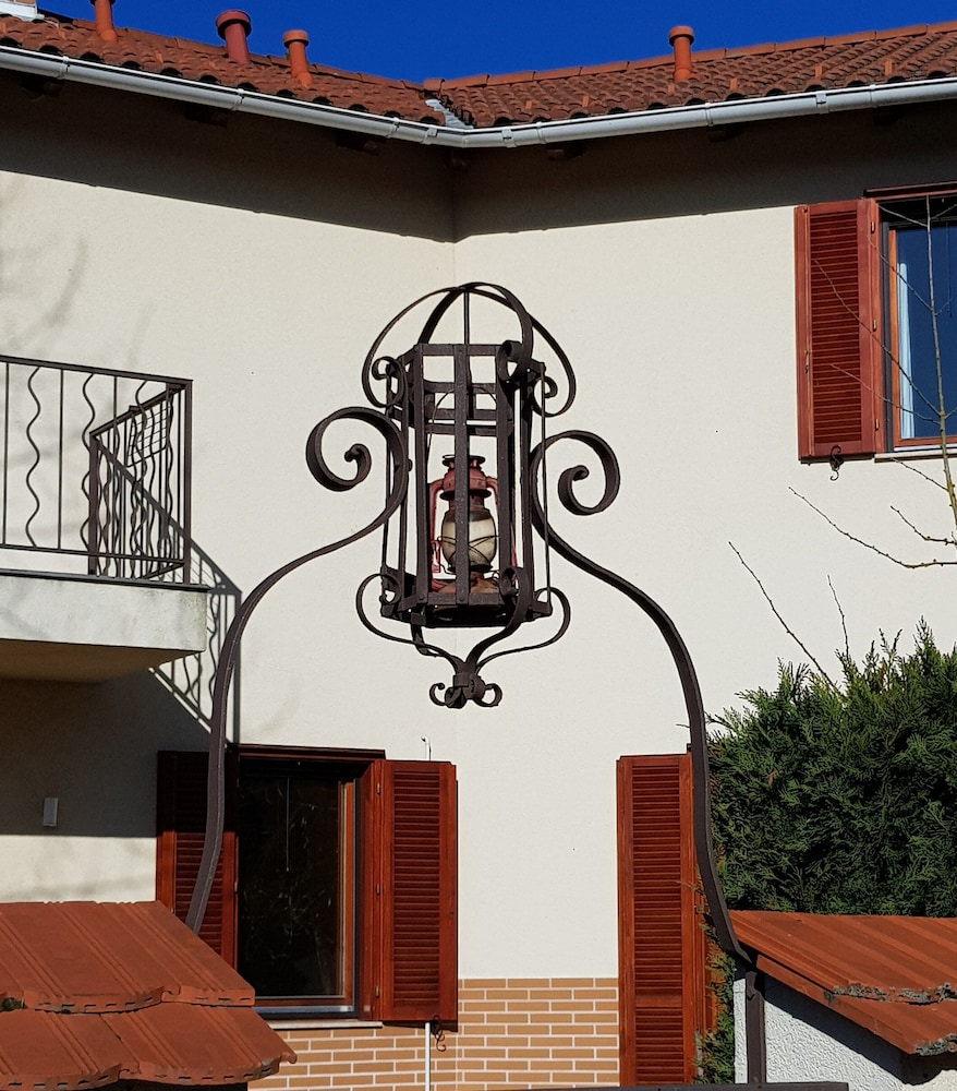 Hullam Villa 3/47