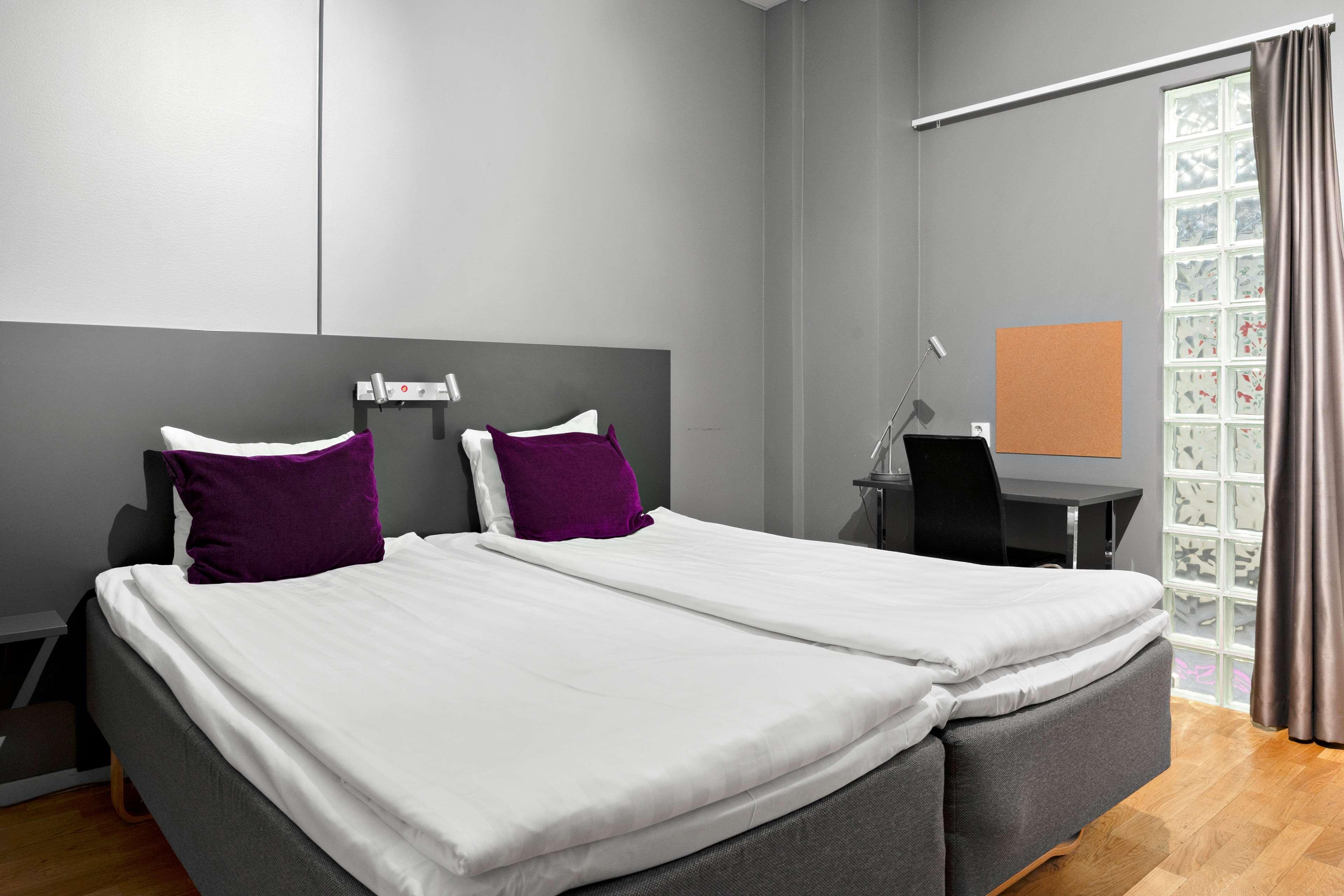 Family, 1 Double and 1 Single Bed, Bunk Bed, No Window
