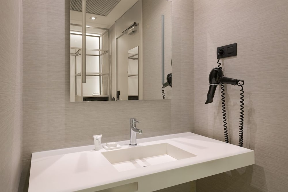 SH Colon Valencia Hotel 50/50