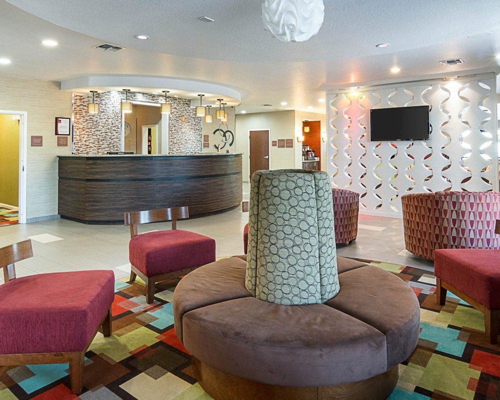 Comfort Suites Natchitoches, LA 27/48