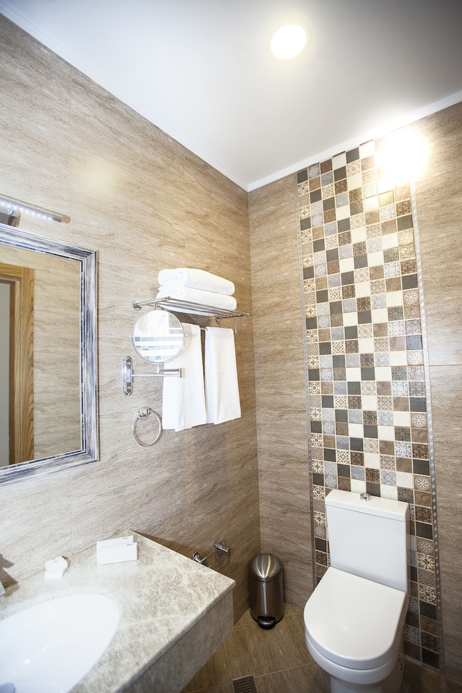 Auroom Hotel 37/40