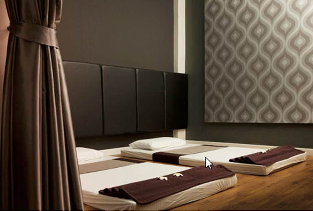 Siam Swana Hotel 24/40