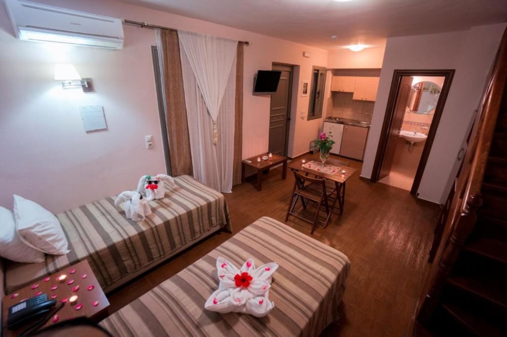 Flamingos Hotel 15/50
