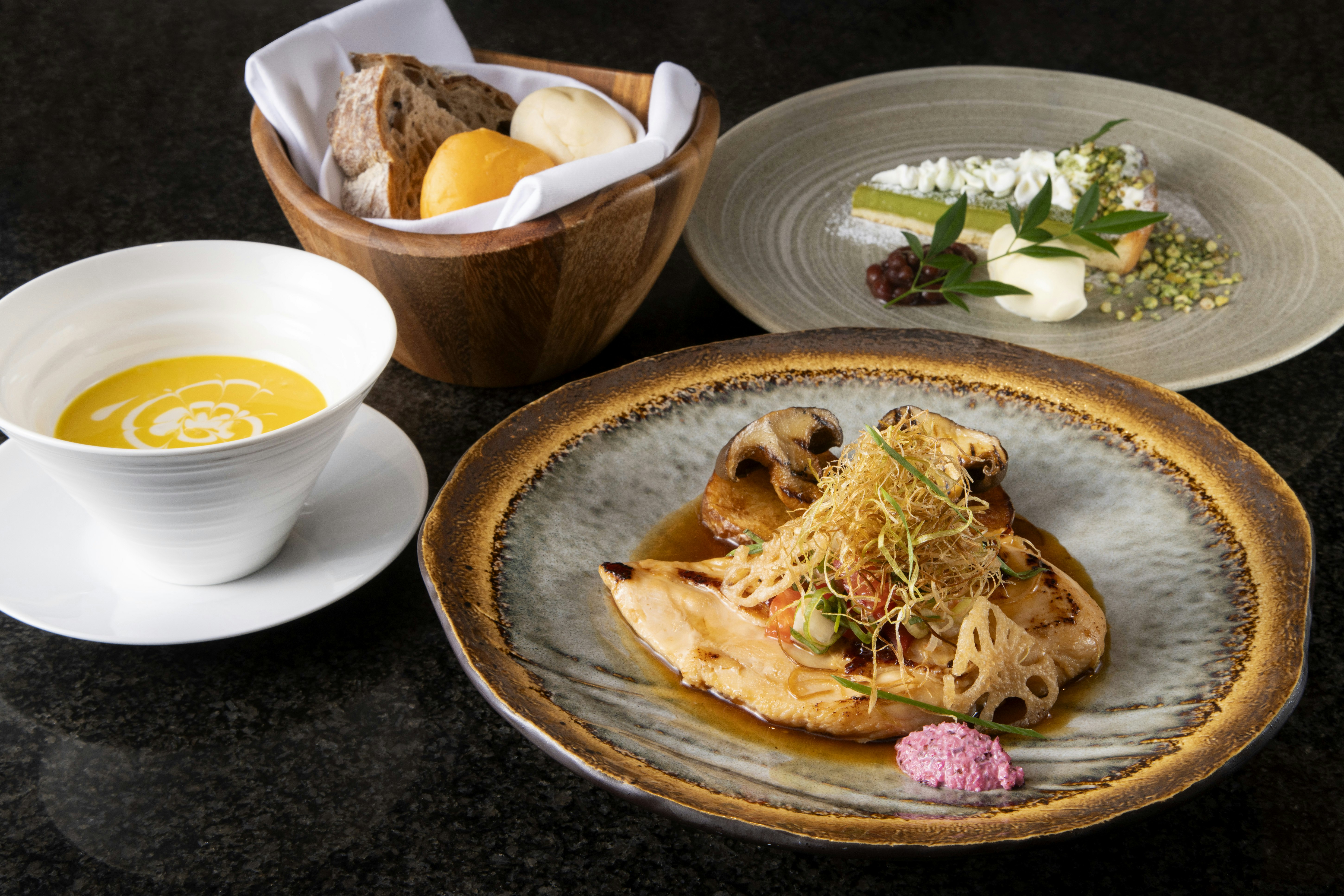 DoubleTree by Hilton Kyoto Station 10/35